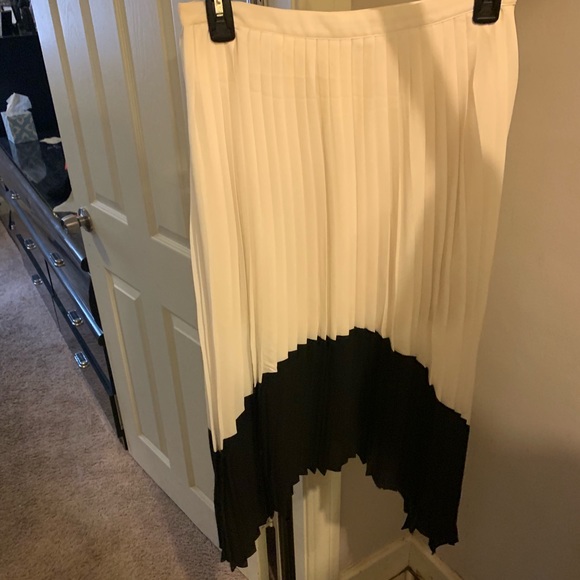 High waisted elegant skirt - Picture 2 of 3